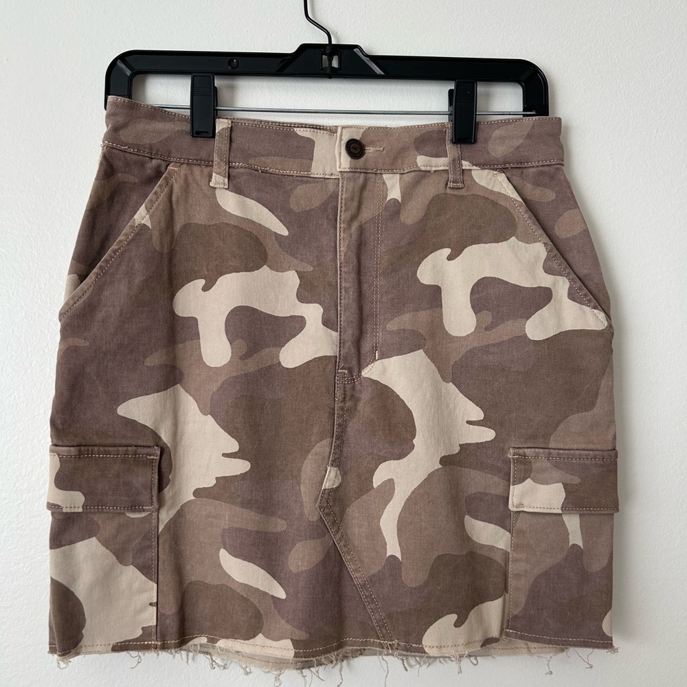 Hollister Cargo skirt size 9